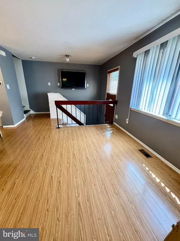 Philadelphia, PA 19115,9336 NEIL RD #B