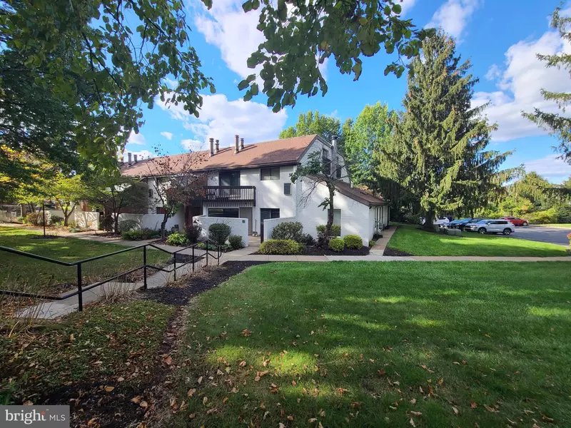 805 STRATFORD DRIVE DR #8, State College, PA 16801