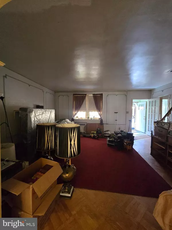 Philadelphia, PA 19141,6006 N 13TH ST