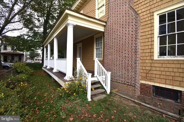 Burlington, NJ 08016,419 LOCUST AVE