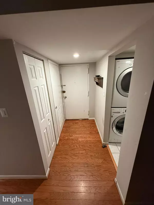 Reston, VA 20190,1404 NORTHGATE SQ #4/12B