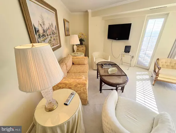 Washington, DC 20007,2111 WISCONSIN AVE NW #401