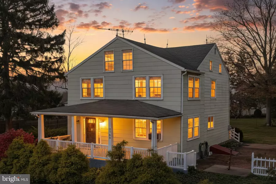 2709 SUNSET LN, York, PA 17408