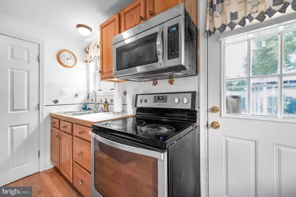 Plymouth Meeting, PA 19462,826 CLOVER LN