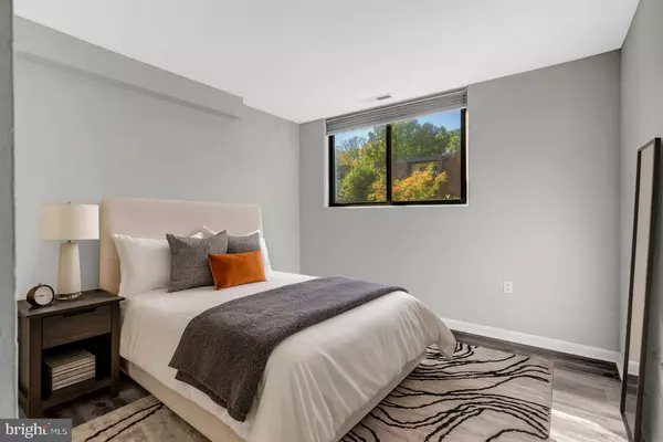 Fairfax, VA 22030,10723 WEST DR #103