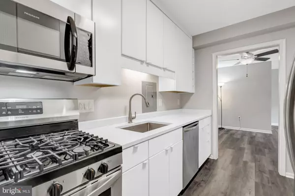 Fairfax, VA 22030,10723 W WEST DR #103