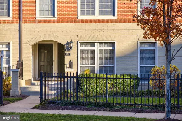 8015 CRESCENT PARK DR, Gainesville, VA 20155