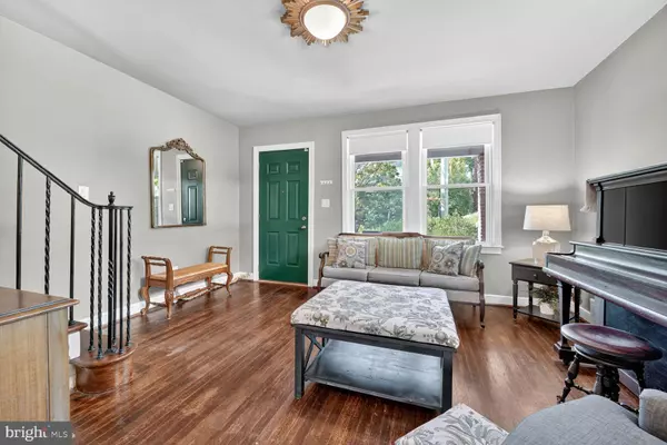 Washington, DC 20020,3910 R ST SE