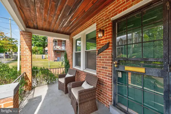 Washington, DC 20020,3910 R ST SE