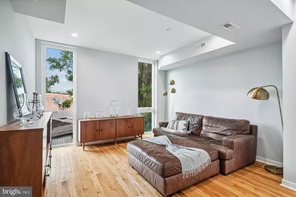 Philadelphia, PA 19122,435 W BERKS ST #2