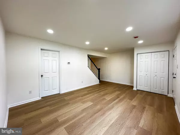 Landover, MD 20785,2208 COLUMBIA PL