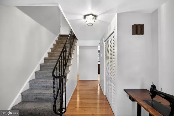 Feasterville Trevose, PA 19053,722 AUTUMN DR