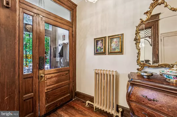 Washington, DC 20002,811 MASSACHUSETTS AVE NE