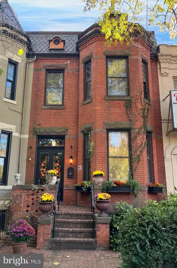 811 MASSACHUSETTS AVE NE, Washington, DC 20002