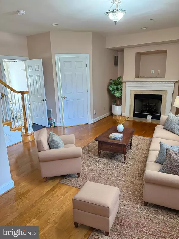 Mclean, VA 22101,1326 LESSARD LN