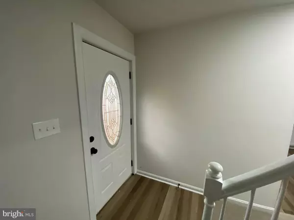 Fredericksburg, VA 22408,9 FARRELL LN