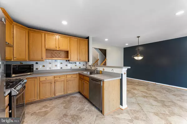 Chantilly, VA 20152,42685 ROLLING ROCK