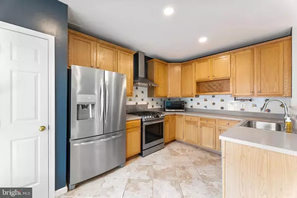 Chantilly, VA 20152,42685 ROLLING ROCK