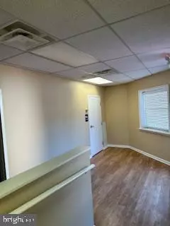 Glenside, PA 19038,105 E GLENSIDE AVE #D/E