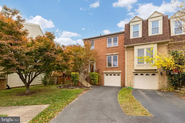 Fairfax, VA 22033,4008 NICHOLAS CT
