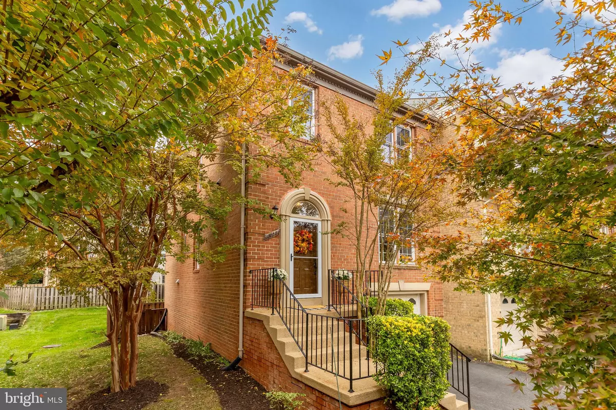 Fairfax, VA 22033,4008 NICHOLAS CT