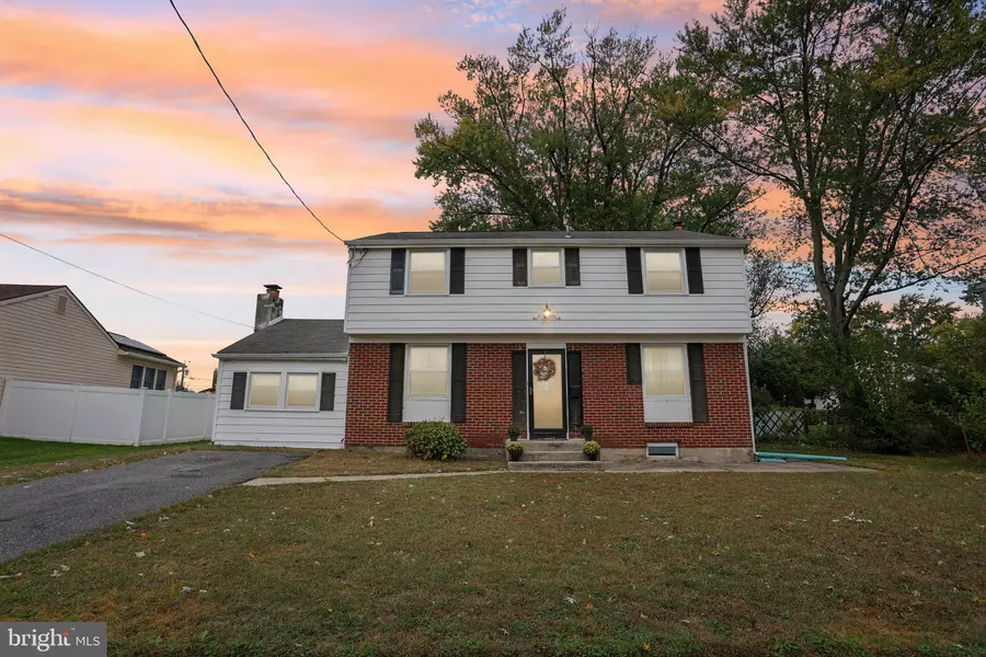 402 S ARTHUR DR, Edgewater Park, NJ 08010