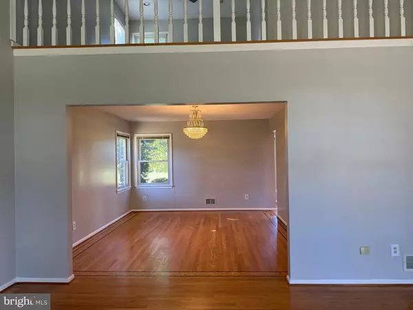 Princeton Junction, NJ 08550,7 ROBERT DR