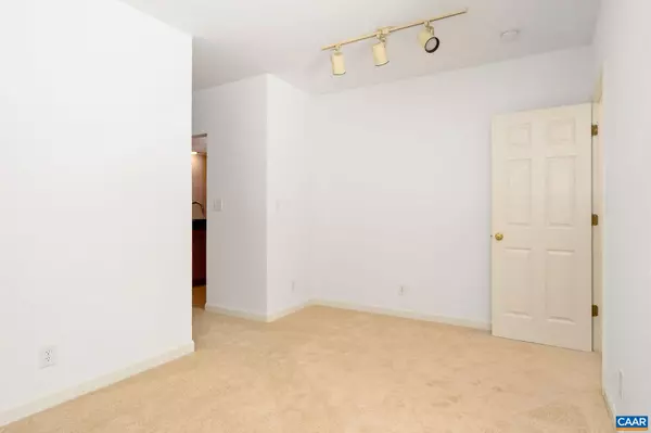 Charlottesville, VA 22902,408 E MARKET ST #305