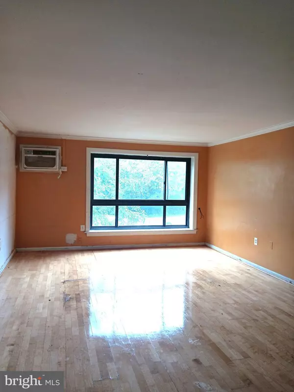 Washington, DC 20020,3109 NAYLOR RD SE #103