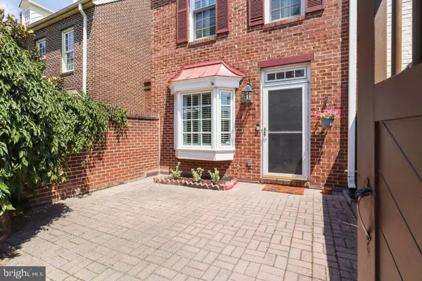 Alexandria, VA 22314,568 N SAINT ASAPH ST N