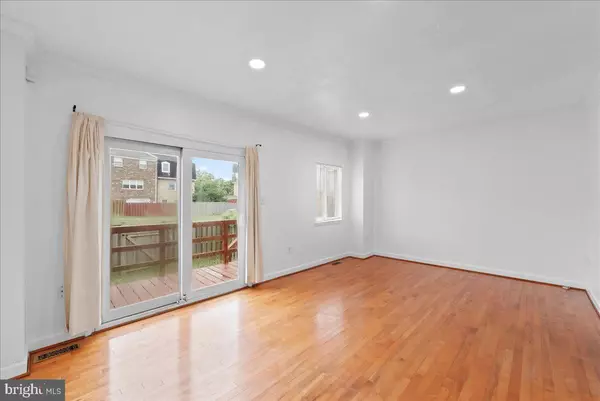 Lorton, VA 22079,7415 RHONDDA DR