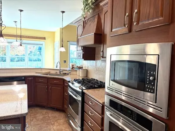 Womelsdorf, PA 19567,121 COPPER BEECH LN