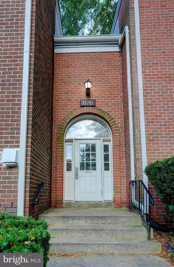 Gaithersburg, MD 20878,876 QUINCE ORCHARD BLVD #876-T1