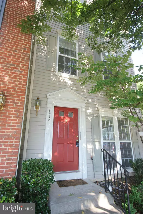 4312 MALLORY HILL LN, Fairfax, VA 22033