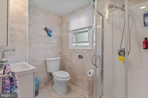 Philadelphia, PA 19116,813 PIERMONT ST