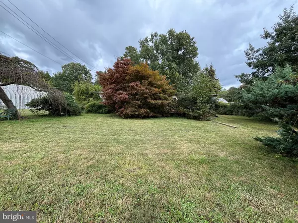 Colonial Beach, VA 22443,246 MONROE DR