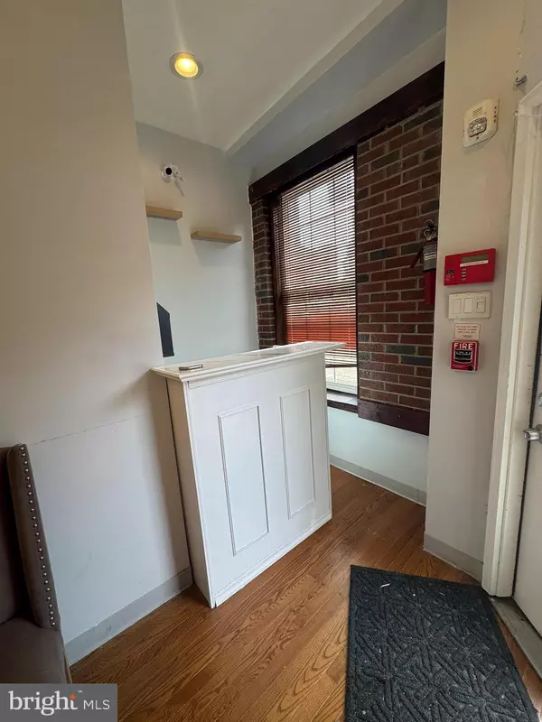 Philadelphia, PA 19130,1641 W GIRARD AVE