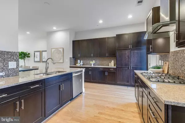 Alexandria, VA 22301,710 DIAMOND AVE