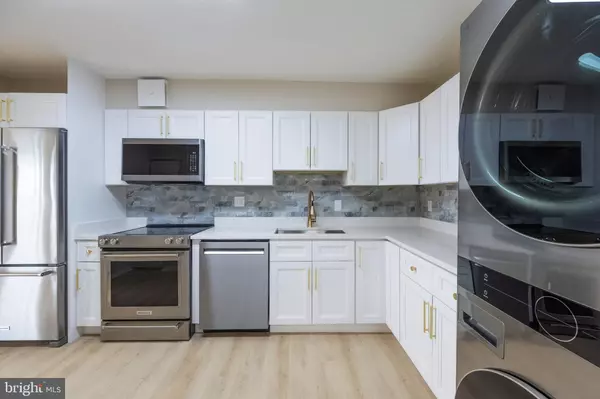 Alexandria, VA 22303,5903 MOUNT EAGLE DR #1206