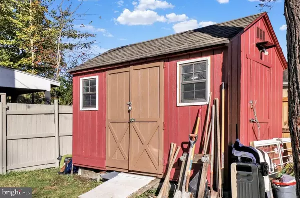 Orwigsburg, PA 17961,336 LAKE FRONT DR