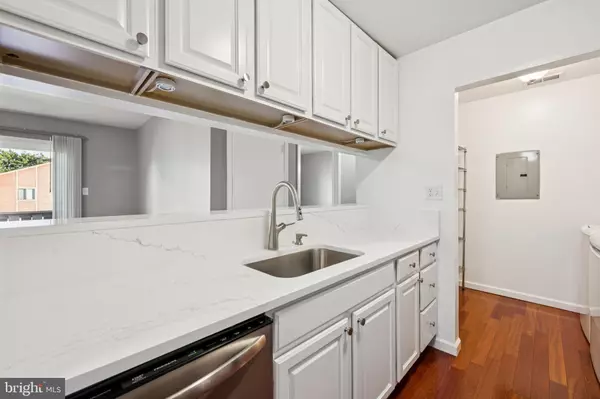 Marlton, NJ 08053,706 WOODHOLLOW DR