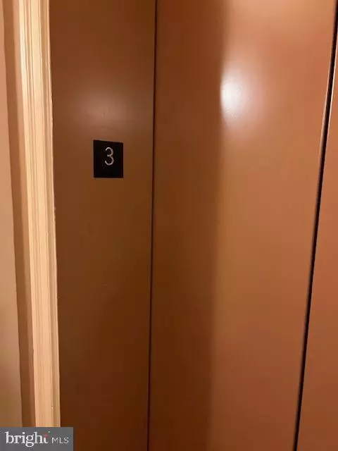 Falls Church, VA 22042,3009 NICOSH CIR #4302