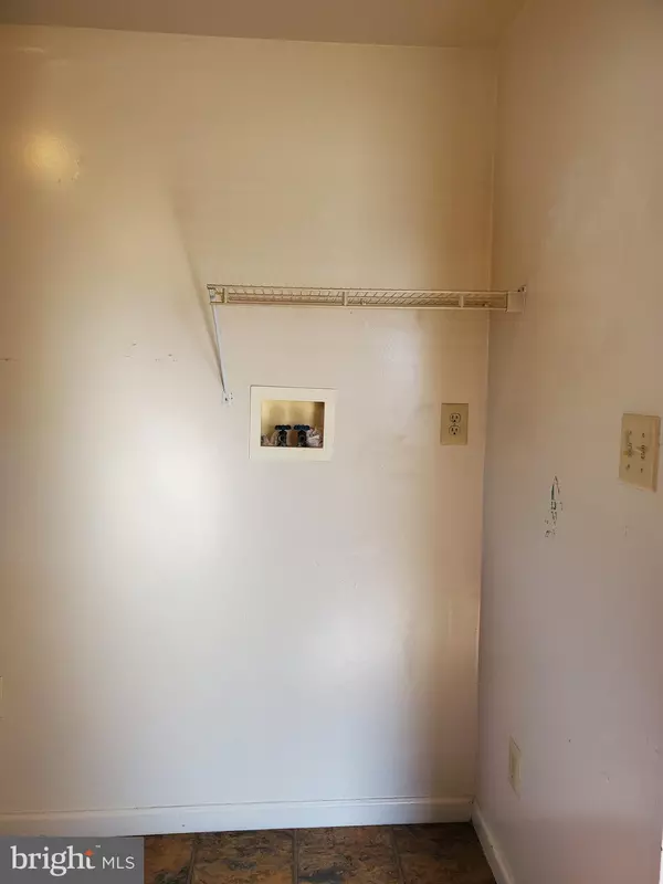 Woodbury, NJ 08096,87-B E BARBER AVE