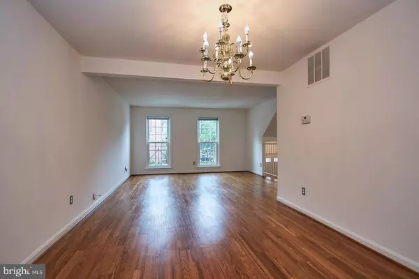 Oakton, VA 22124,3201 WHITE FLINT CT