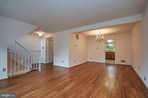 Oakton, VA 22124,3201 WHITE FLINT CT