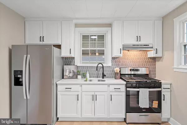 Baltimore, MD 21225,214 ARUNDEL RD W