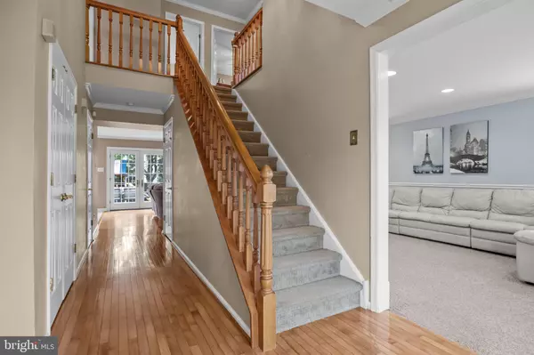 Yardley, PA 19067,571 HERITAGE OAK DR