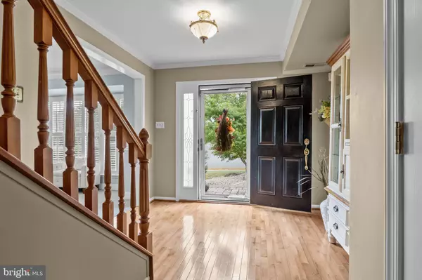 Yardley, PA 19067,571 HERITAGE OAK DR