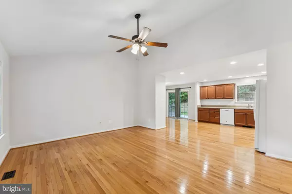 Prince Frederick, MD 20678,512 FALCON PL