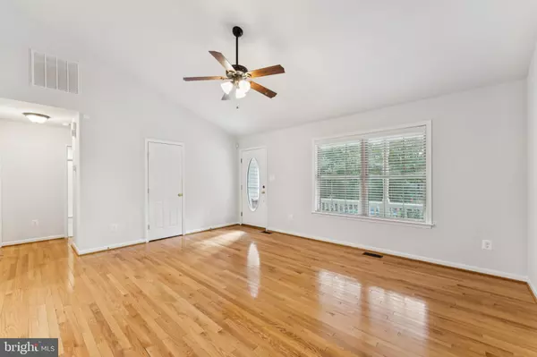 Prince Frederick, MD 20678,512 FALCON PL